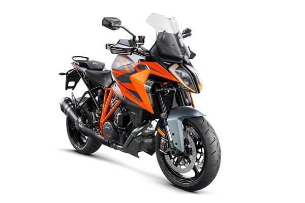 KTM 1290 SUPER DUKE GT domina in clasa cu 175 cai putere si un cuplu incendiar